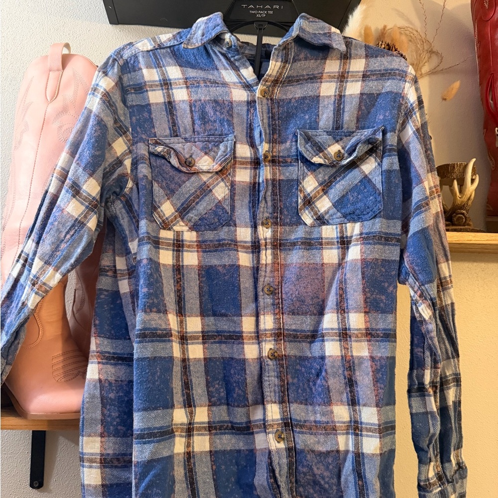 Tahari Blue and White Plaid Button-Up Shirt - womens Long Sleeve